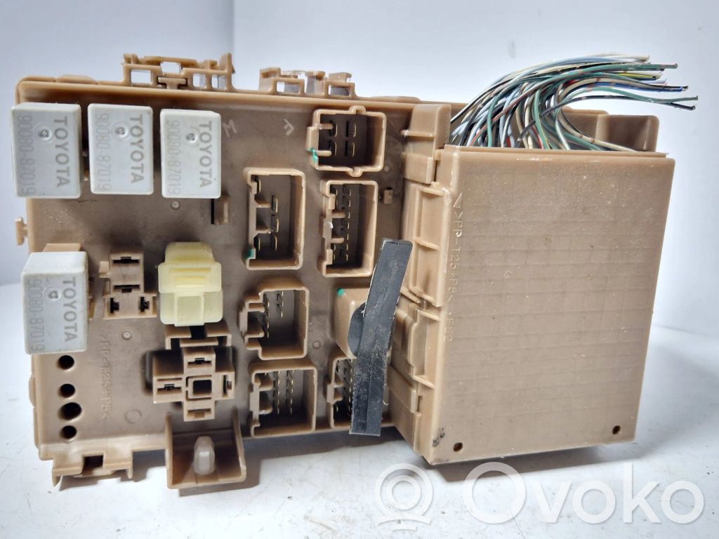 Toyota Corolla E120 E130 Fuse box set 
