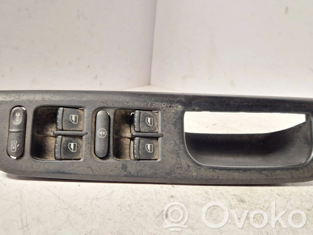 Volkswagen Golf IV Przyciski szyb 