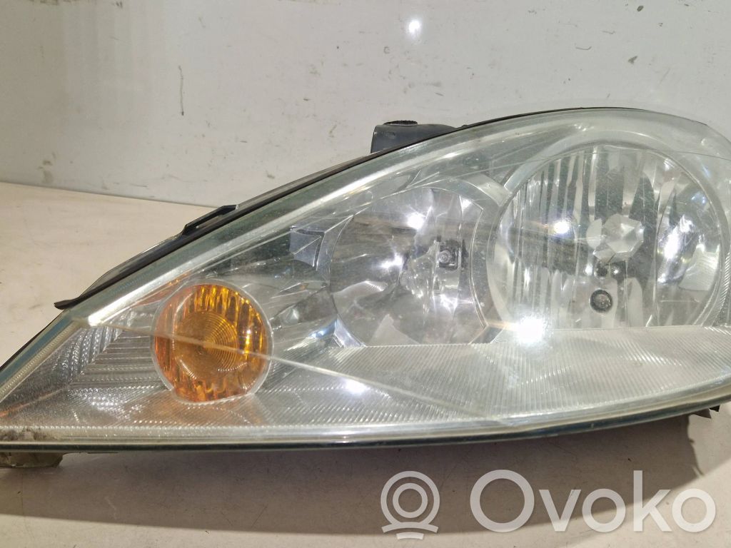 Ford Focus Headlight/headlamp 