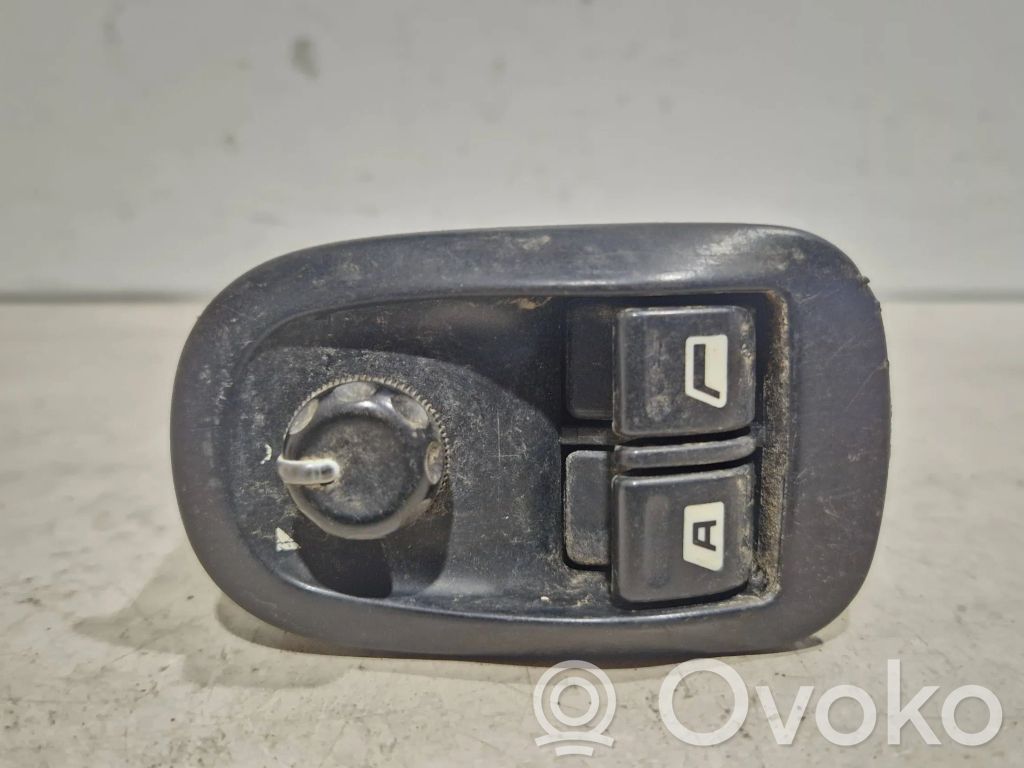 Peugeot 306 Electric window control switch 