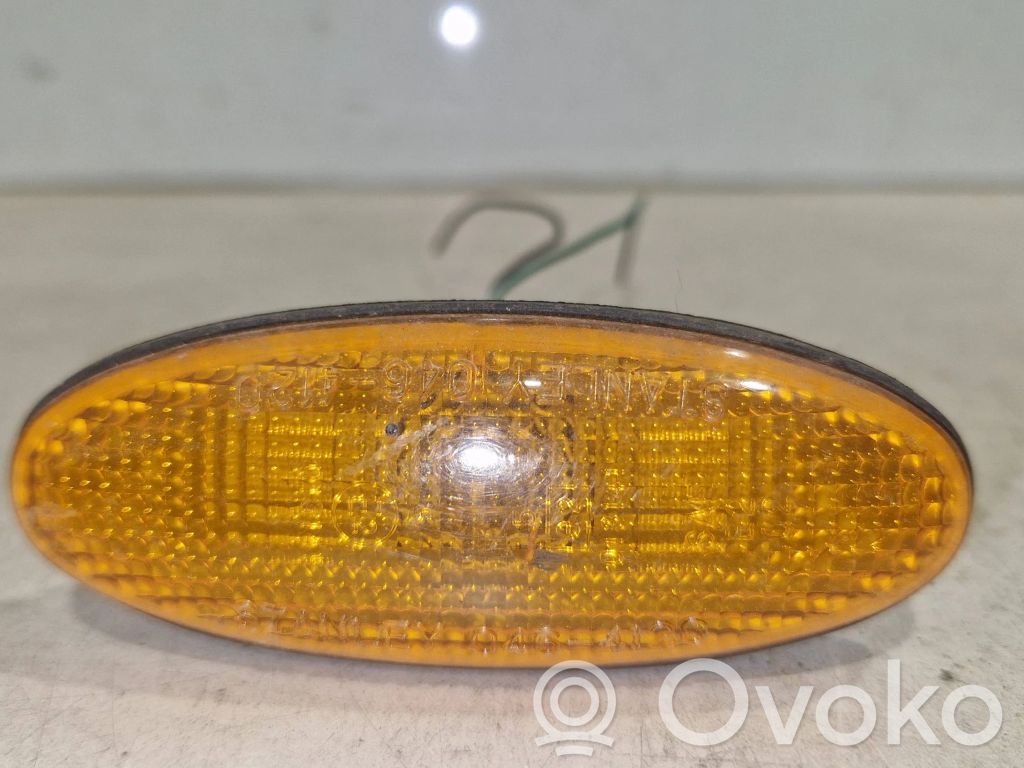 Mazda 626 Front fender indicator light 