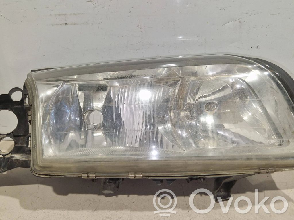 Phare frontale   89006407