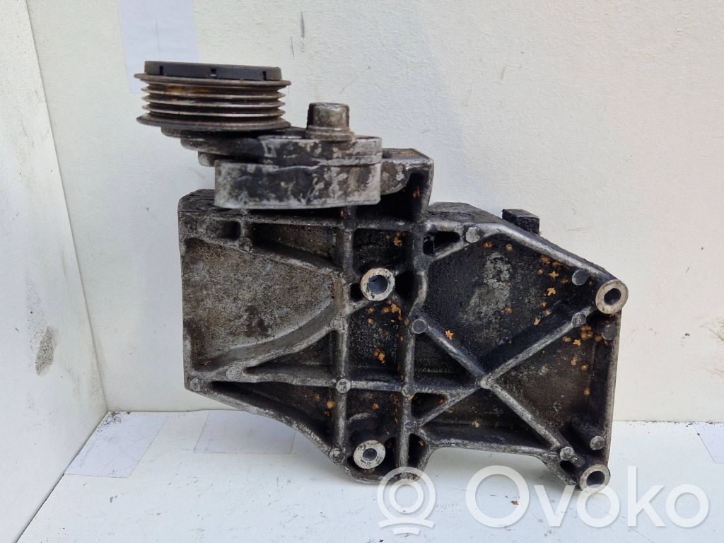 Engine mounting bracket   058260885
