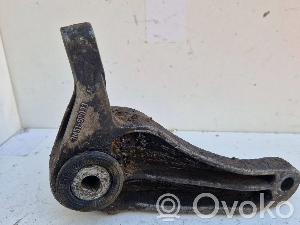 Ford Focus Gearbox mounting bracket 
