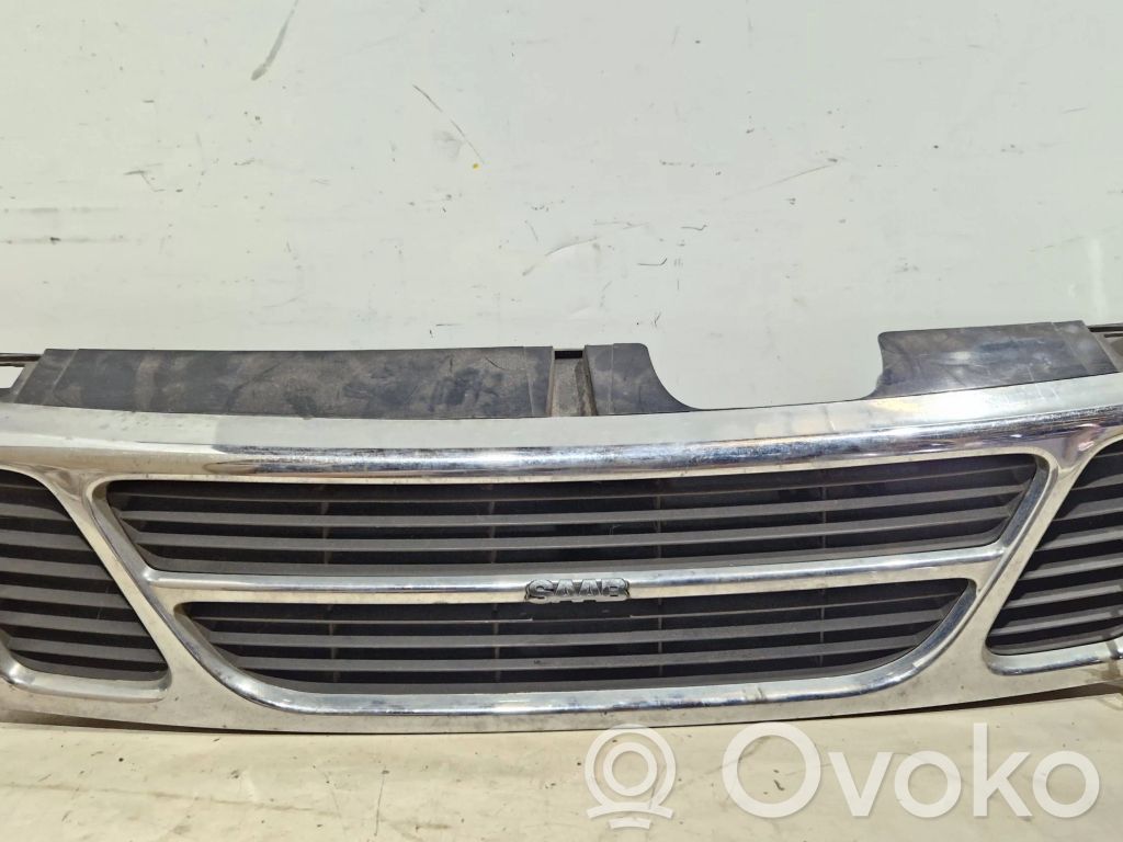 Front grill   4240867