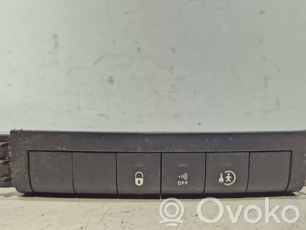Central locking switch button   9654374077