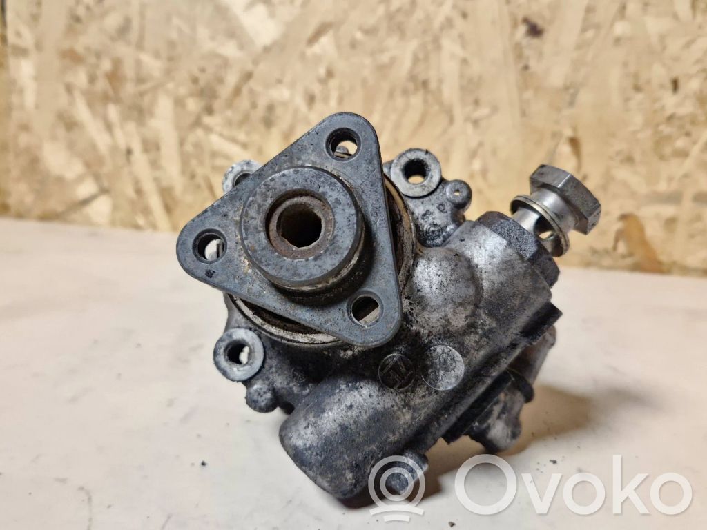 Audi A6 S6 C6 4F Stūres pastiprinātāja sūknis 