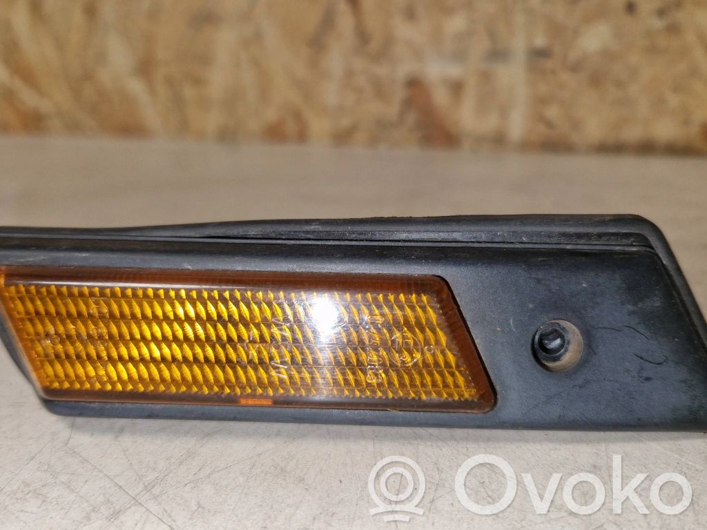 BMW 7 E32 Front fender indicator light 
