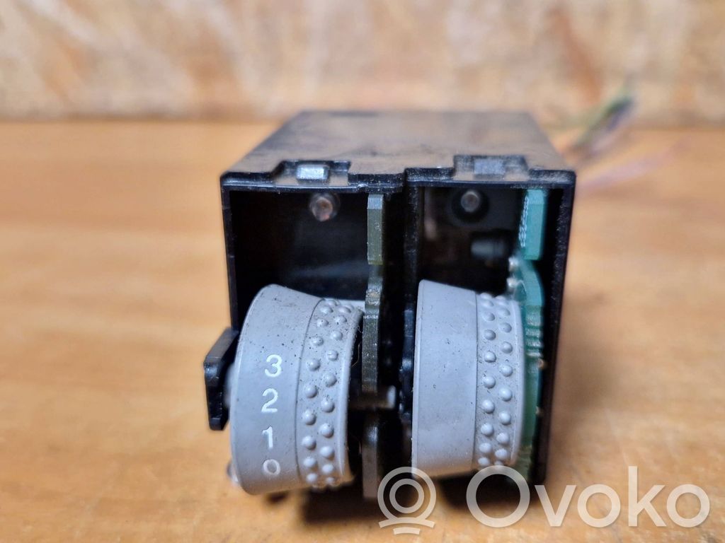 KIA Ceed Headlight level height control switch 
