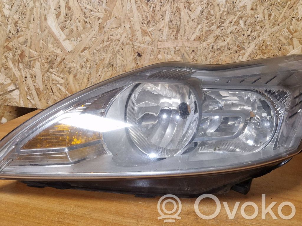Ford Focus Headlight/headlamp 