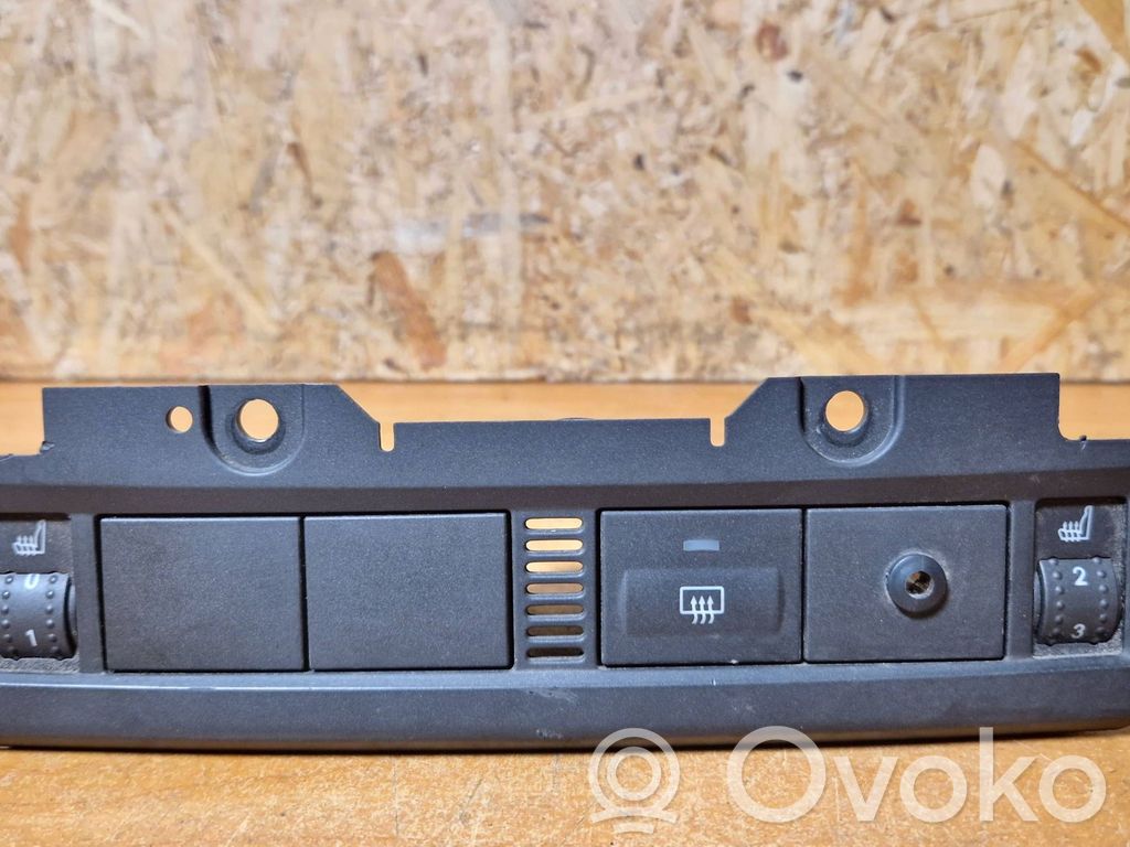 Ford Focus Windscreen/window heater switch 