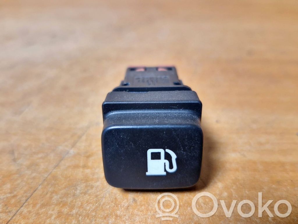 Citroen C4 Grand Picasso Fuel tank opening switch 