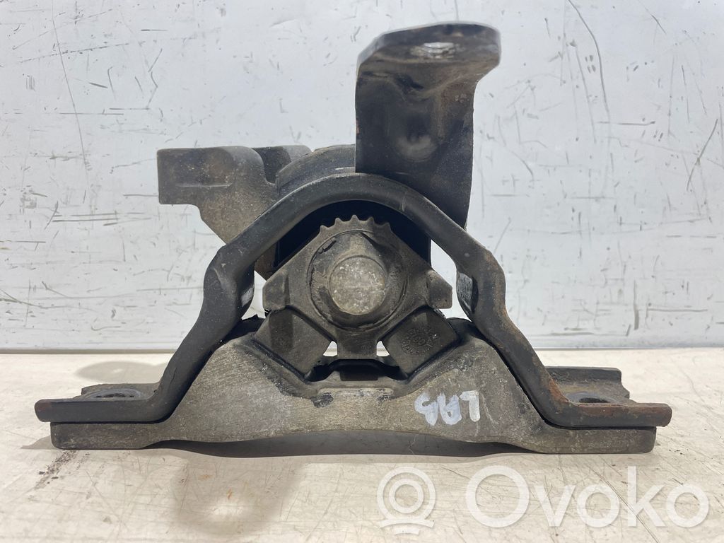 Chevrolet Captiva Engine mount bracket 