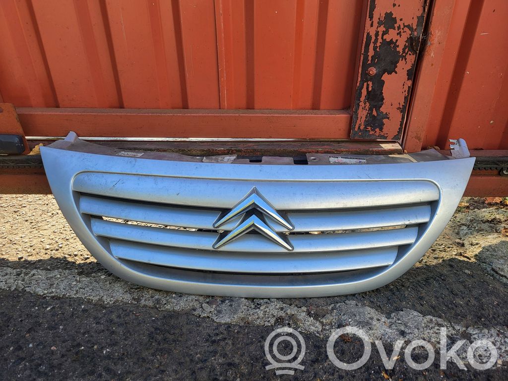 Citroen C3 Etupuskurin ylempi jäähdytinsäleikkö 