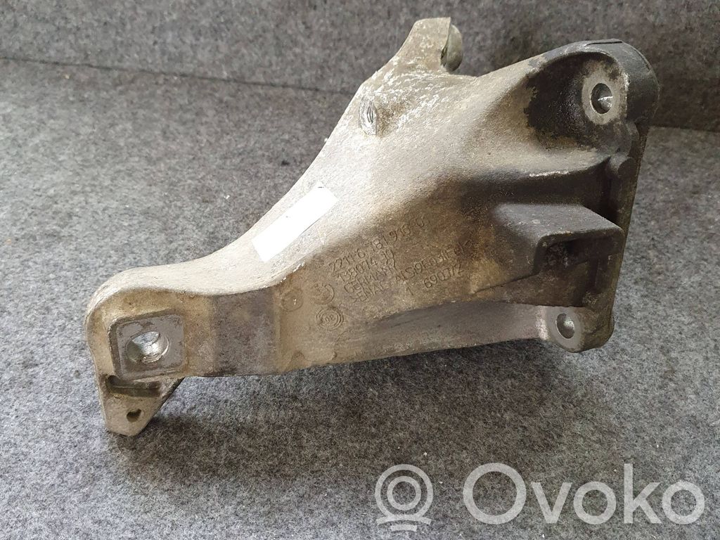 BMW 3 E90 E91 Engine mounting bracket 