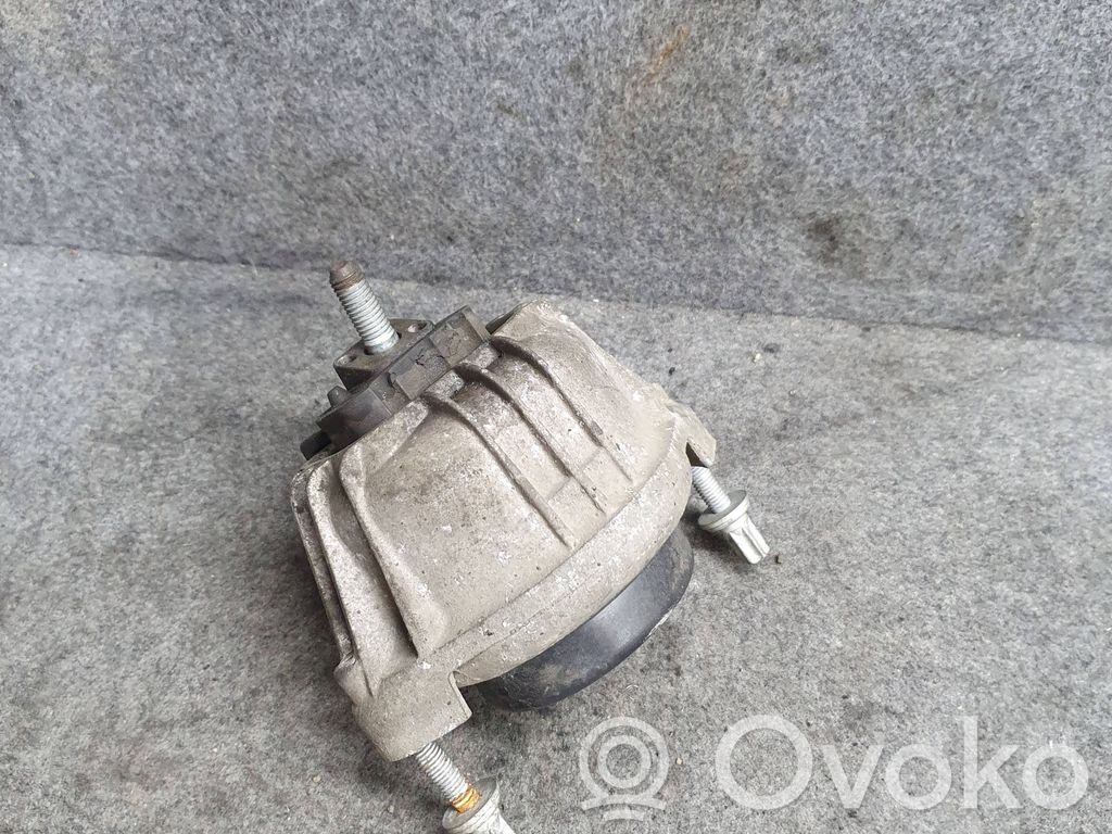 BMW 3 E90 E91 Engine mount bracket 