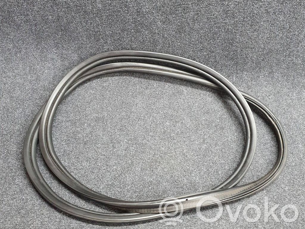 BMW 3 E90 E91 Seal rubber (tailgate) 
