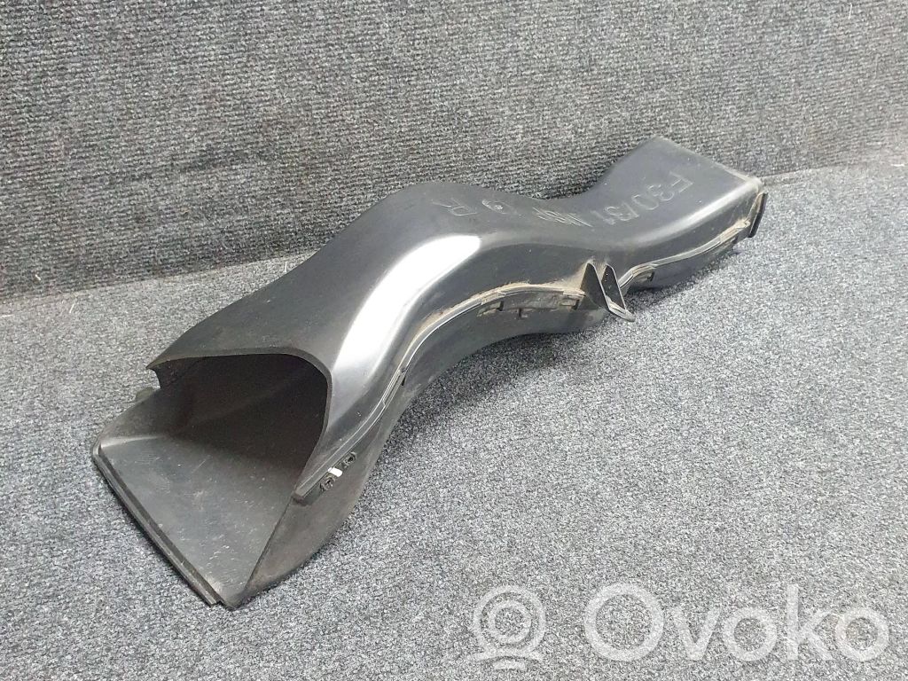 BMW 3 F30 F35 F31 Ilmanoton kanavan osa 