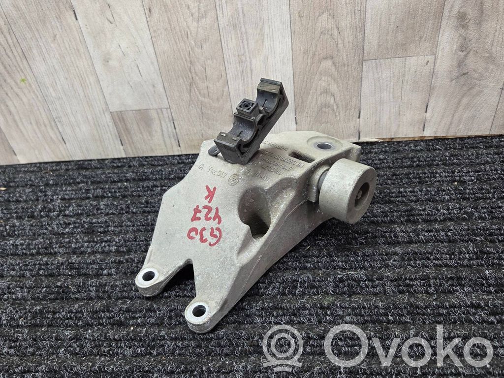 BMW 5 G30 G31 G38 Engine mounting bracket 