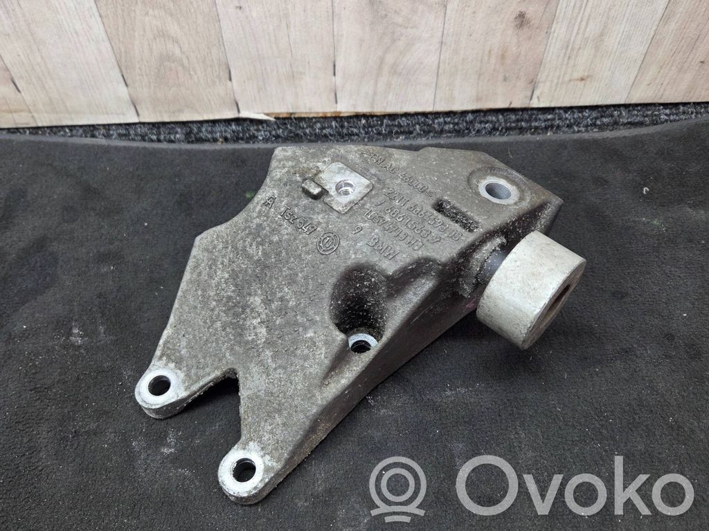 BMW 5 G30 G31 G38 Engine mounting bracket 