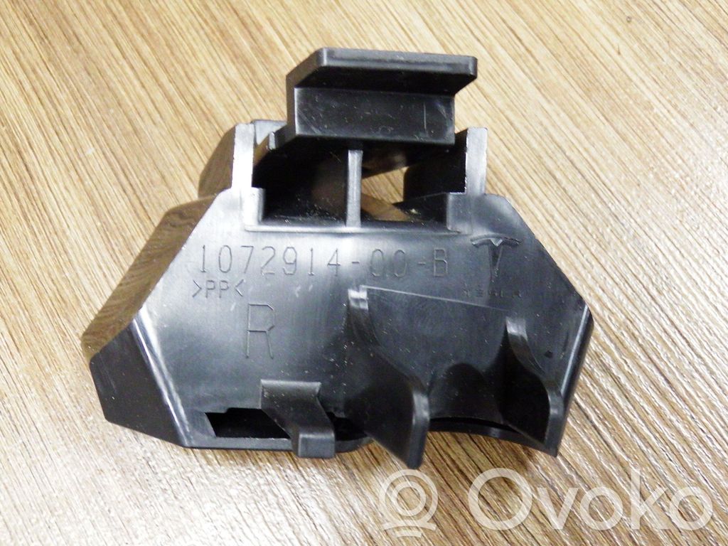 Sumuvalojen kiinnike   107291400B