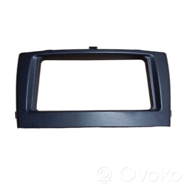Toyota Avensis T270 Radio/GPS head unit trim 