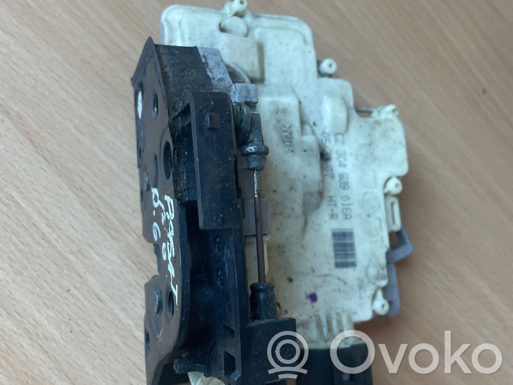 Volkswagen PASSAT B6 Zamek drzwi tylnych 