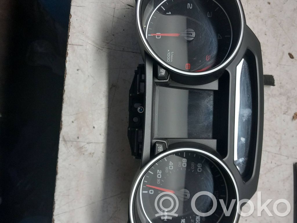 Audi A5 8T 8F Speedometer (instrument cluster) 