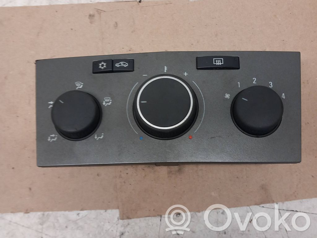 Opel Astra H Climate control unit 