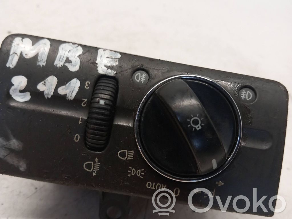 Mercedes-Benz E W211 Light switch 
