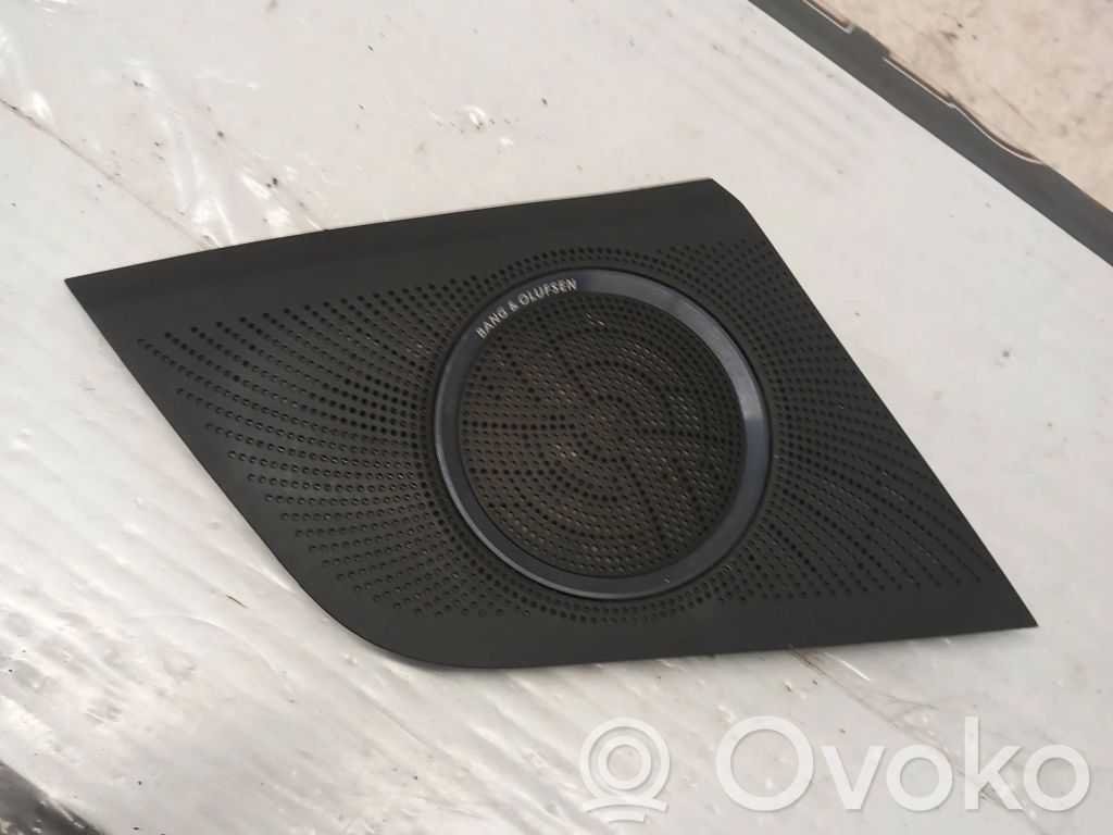 Audi A5 8T 8F Grilles, couvercle de haut-parleur porte avant 