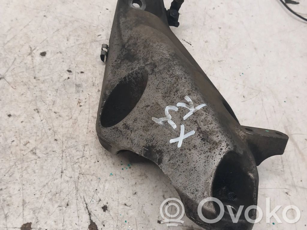 BMW X5 E70 Engine mounting bracket 