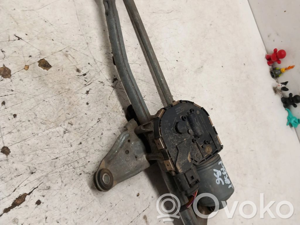 Volkswagen PASSAT B6 Front wiper linkage and motor 