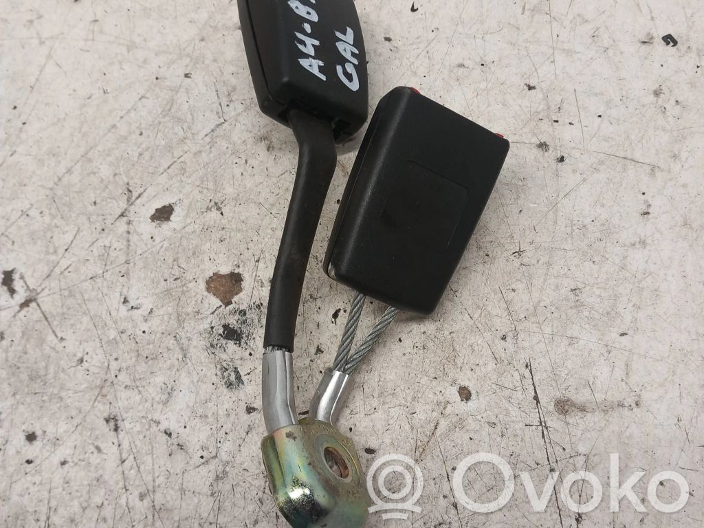 Audi A4 S4 B7 8E 8H Klamra środkowego pasa bezpieczeństwa fotela tylnego 