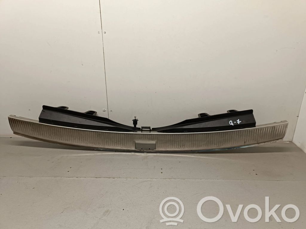 Audi Q7 4L Osłona pasa bagażnika 