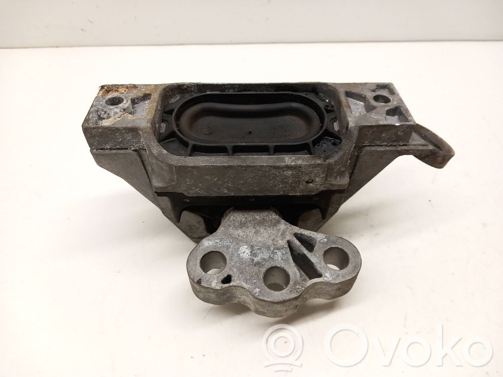 Opel Insignia A Engine mount bracket 