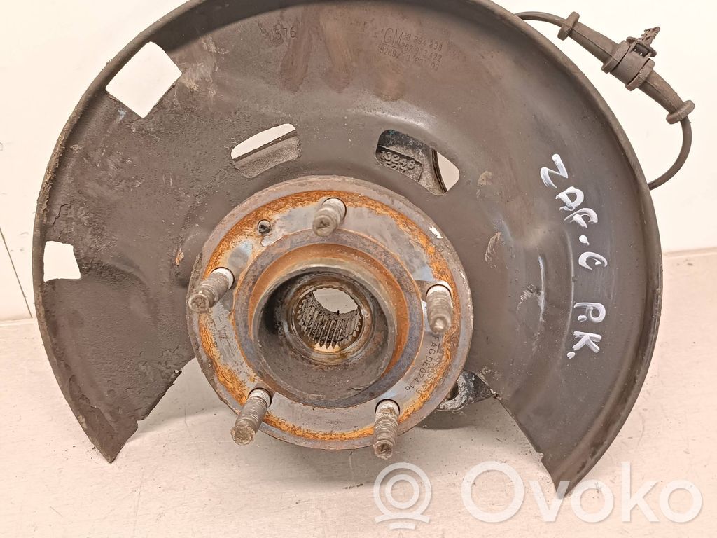 Opel Zafira C Cubo de rueda delantera 