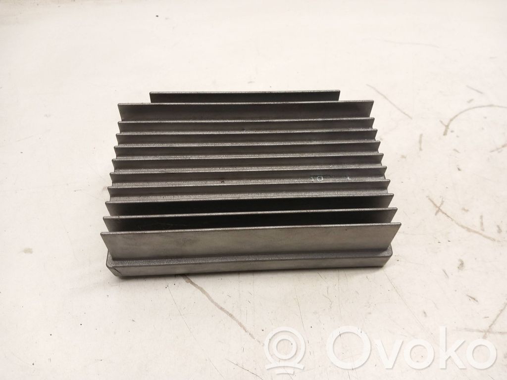 BMW X5 E70 Sound amplifier 