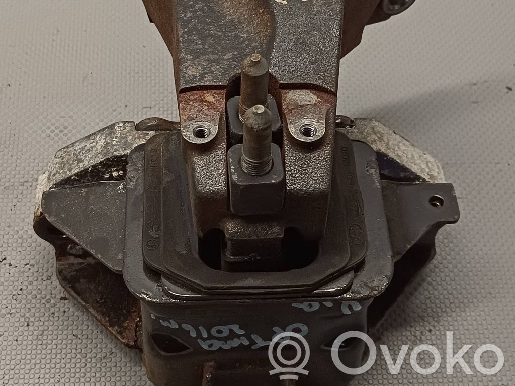 KIA Optima Engine mount bracket 