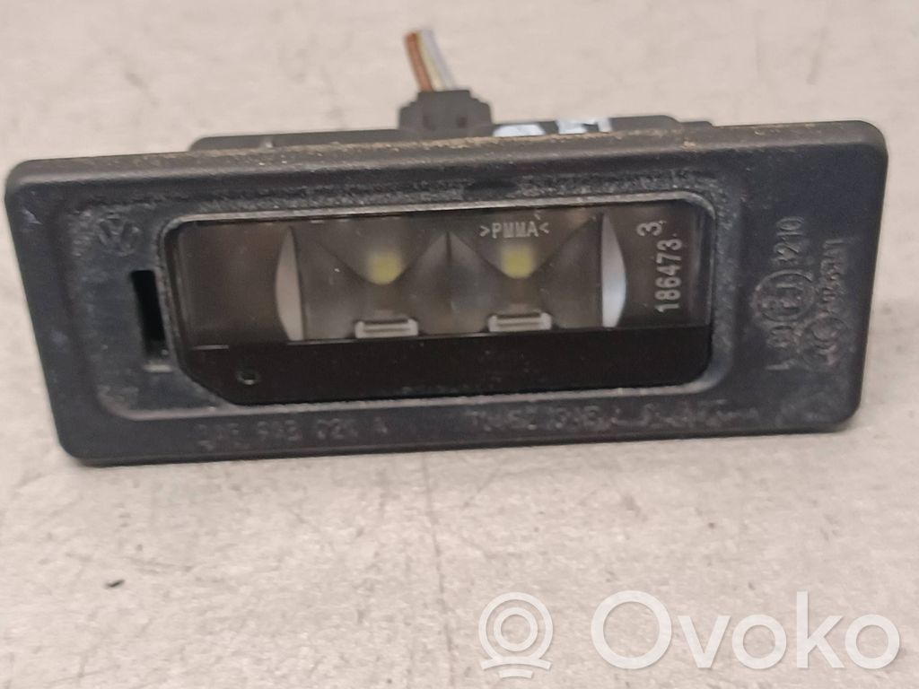 Volkswagen Touran II Освещение номера 