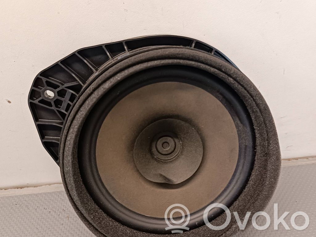 Opel Astra K Altavoz de la puerta trasera 