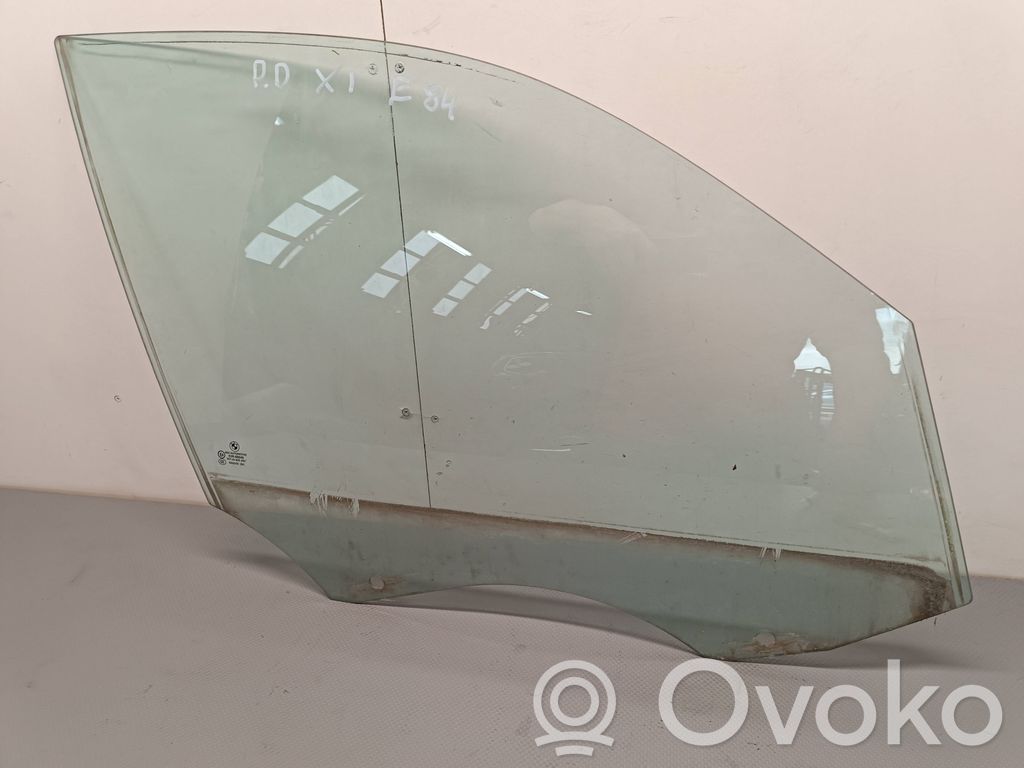 BMW X1 E84 Pagrindinis priekinių durų stiklas (keturdurio) 