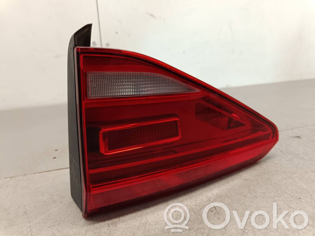 Lampy tylnej klapy bagażnika   5TA945310A,0300001,11868,11870