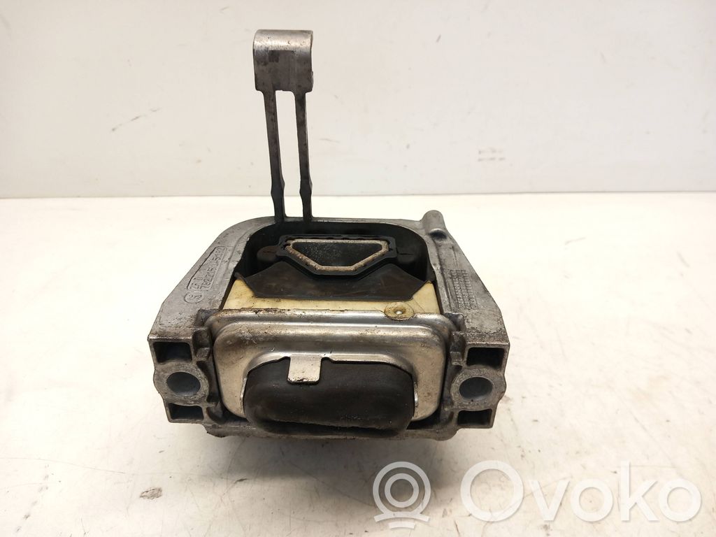 Volkswagen Touran III Engine mount bracket 