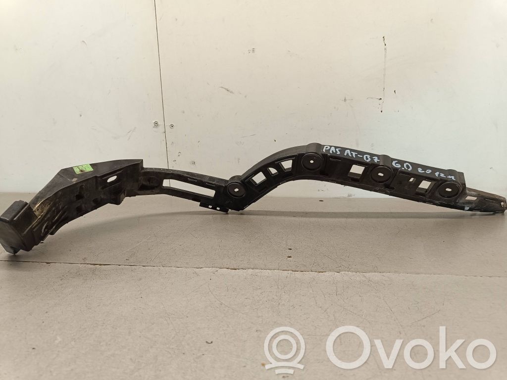 Volkswagen PASSAT B7 Uchwyt / Mocowanie zderzaka tylnego 