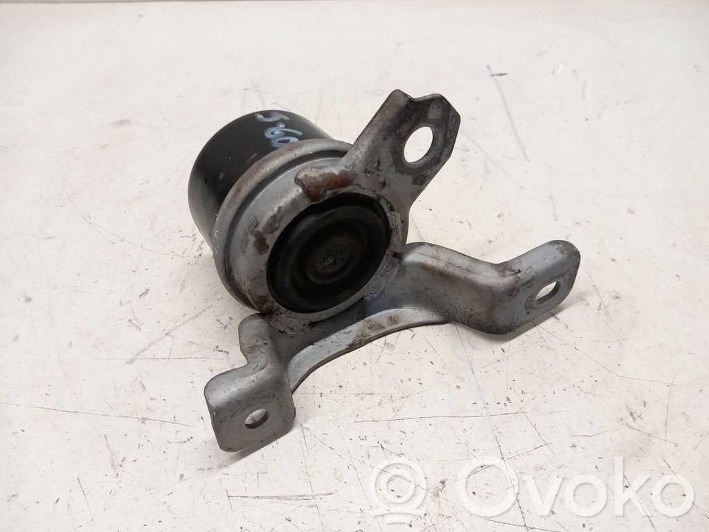 Volvo S60 Engine mount bracket 