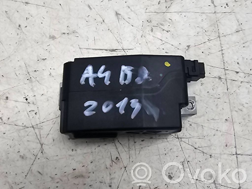 Audi A4 S4 B8 8K Stūres atslēga 
