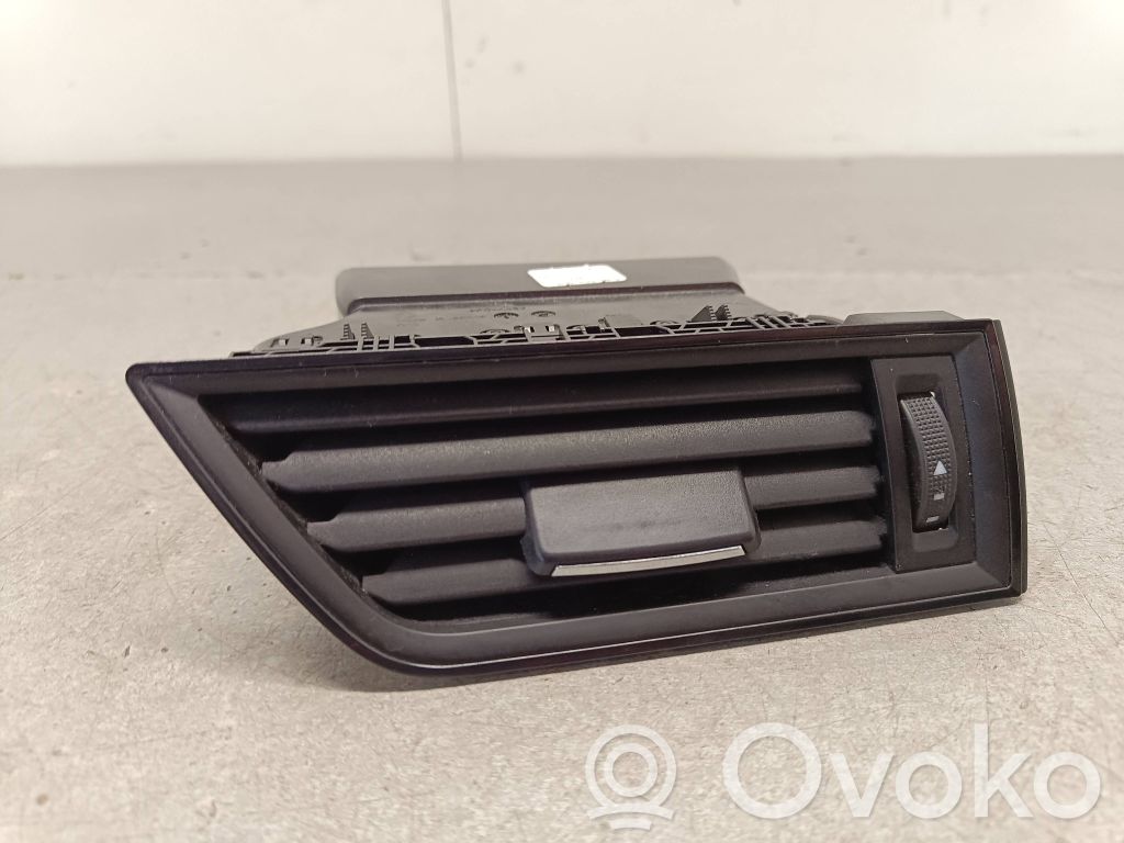 Skoda Superb B8 (3V) Lango oro grotelės 