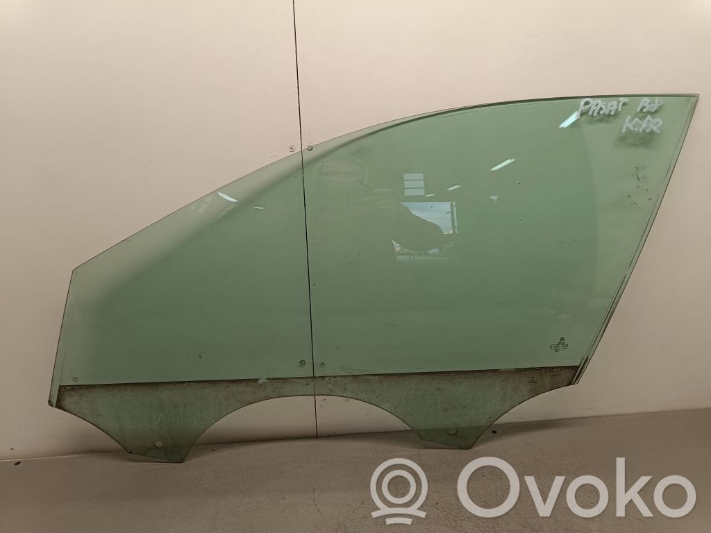 Volkswagen PASSAT B8 Front door window glass four-door 