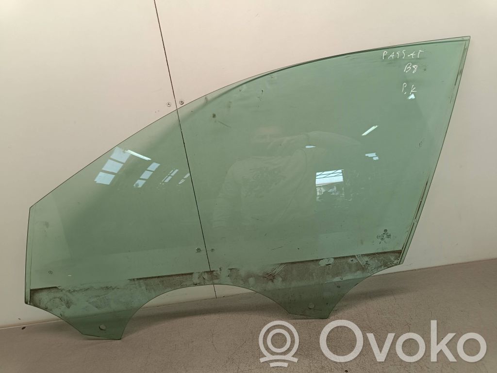 Volkswagen PASSAT B8 Front door window glass four-door 